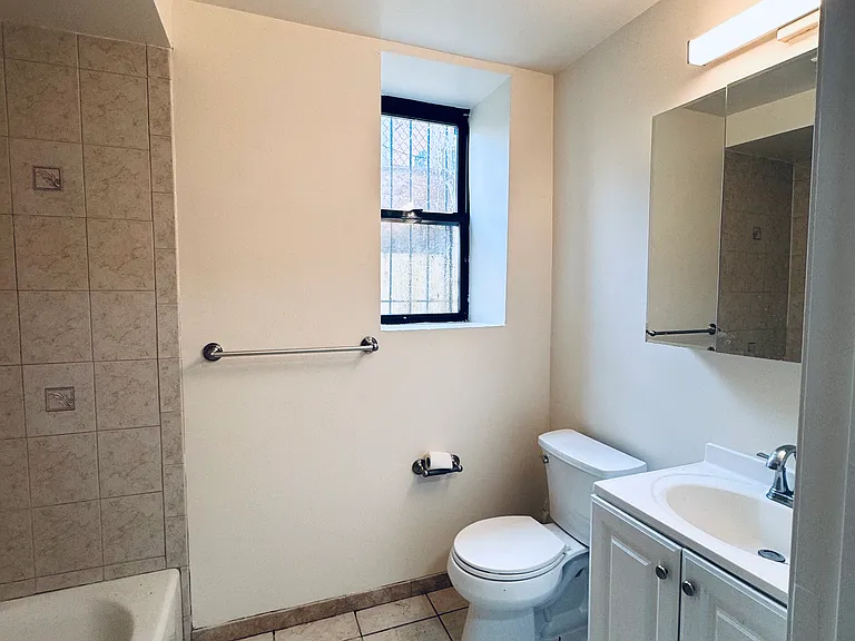 64 Park St #B — Photo 13