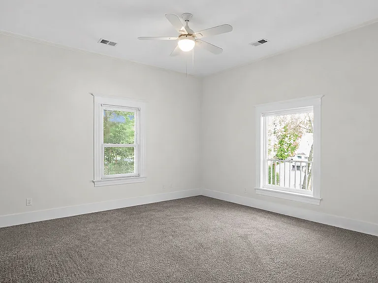 211 Armour St — Photo 5