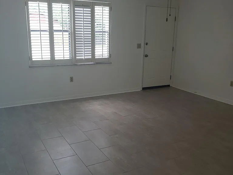 NW 36th Ave — Photo 11