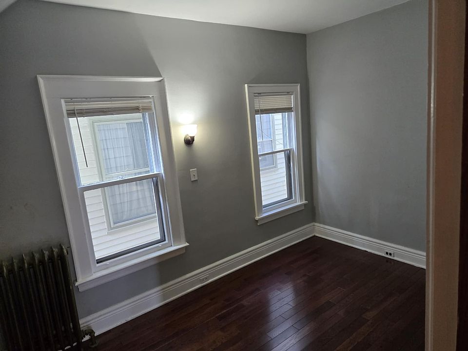 Bedroom 1 (front)