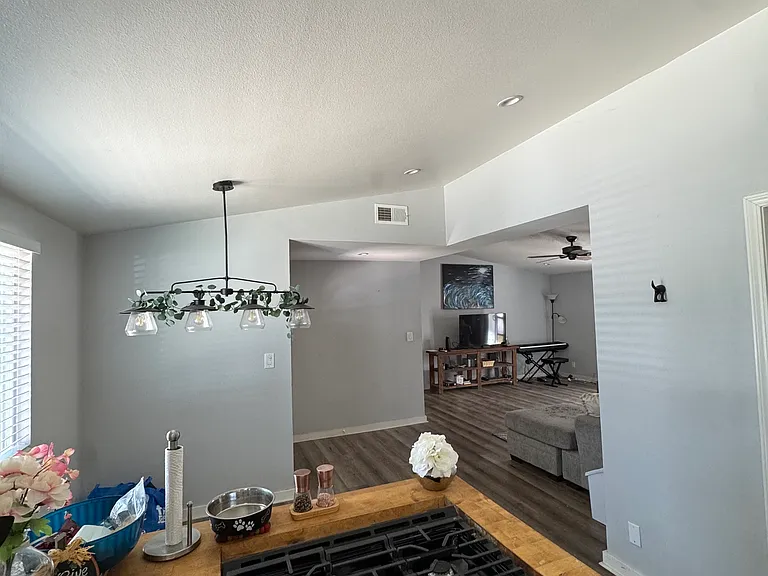 960 Kingsley Cir — Photo 11