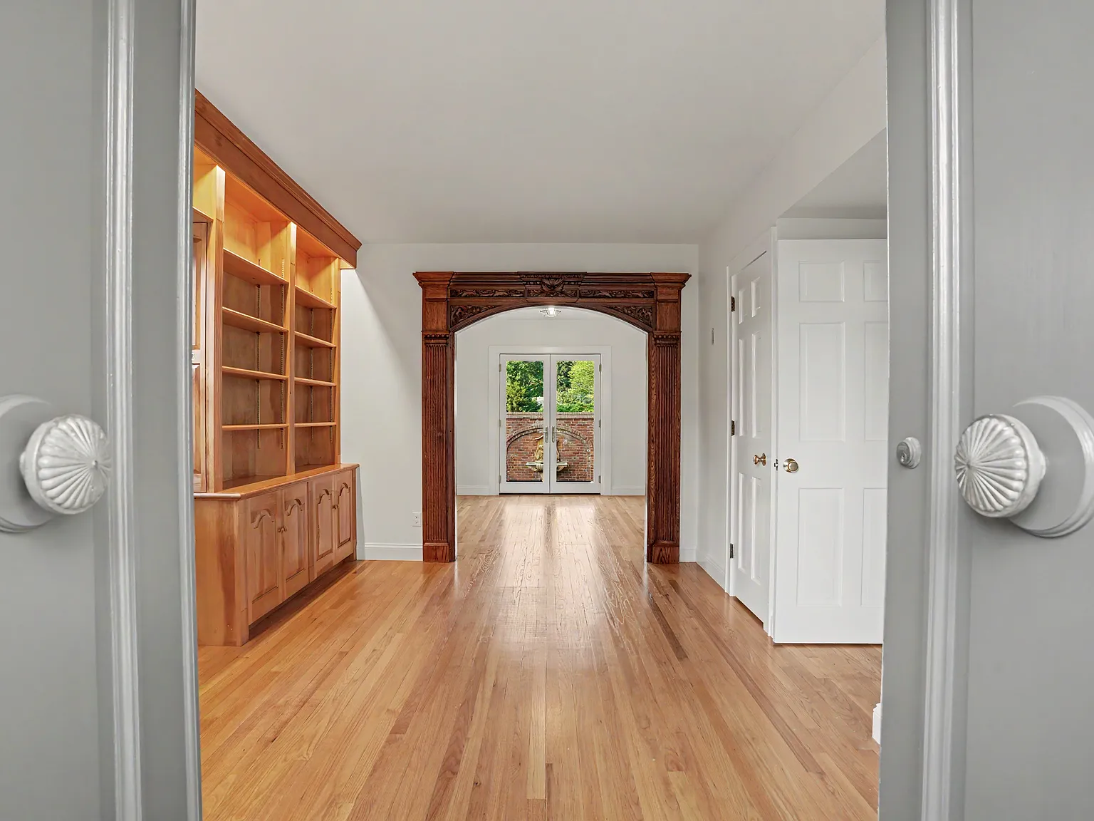 2 bed, 2.5 bath, 1391 sqft, $6,000 — Photo 4
