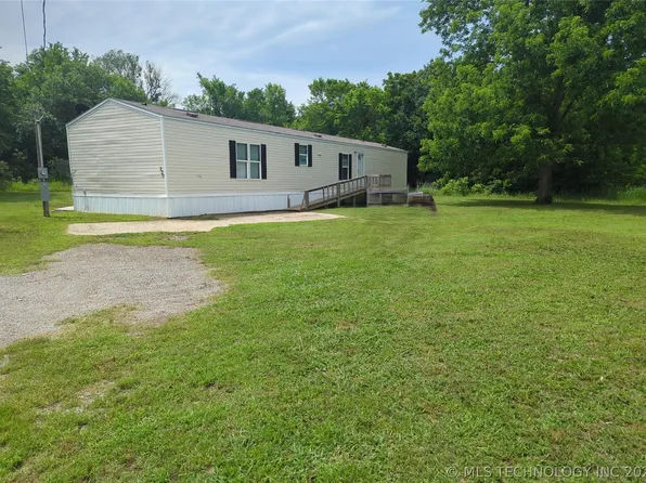 230 W 2nd St, Pawhuska, OK 74056