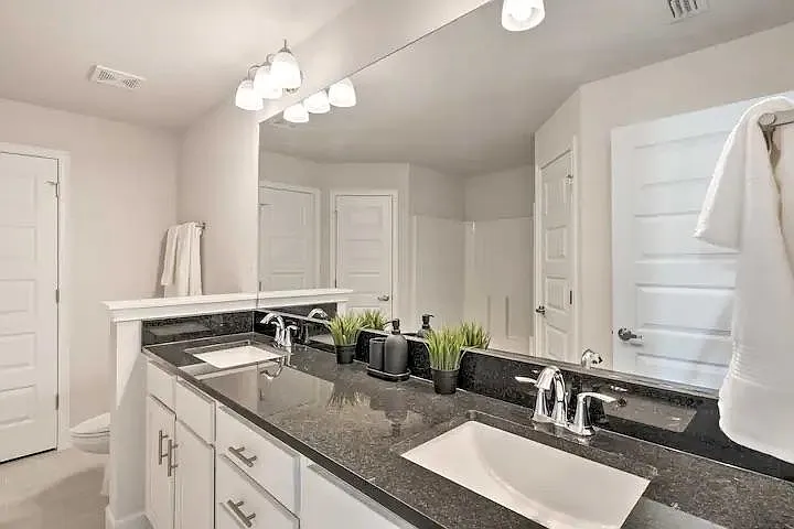 15329 Aldama Cir — Photo 4
