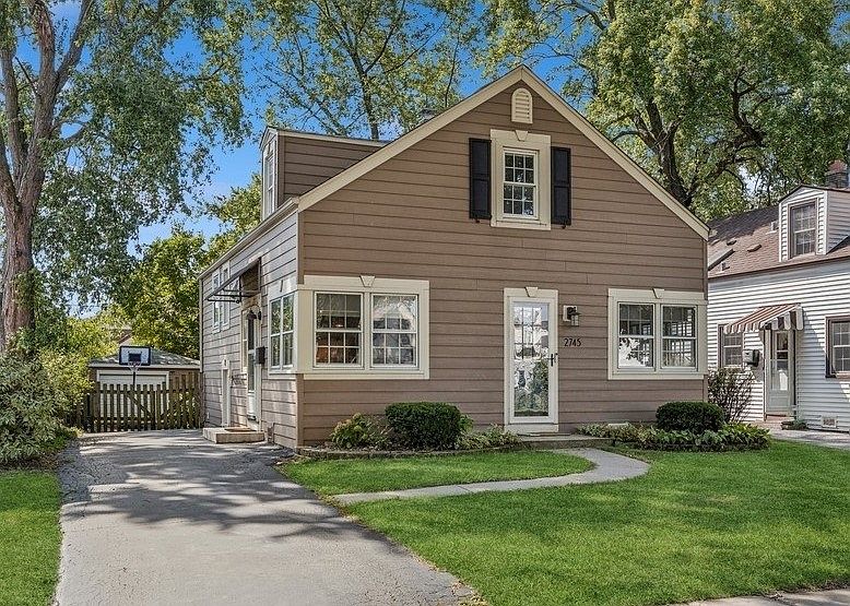 1st image of 2745 W 90th St