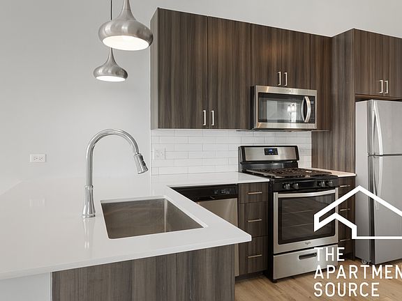 5th image of 1531 W Howard St #501