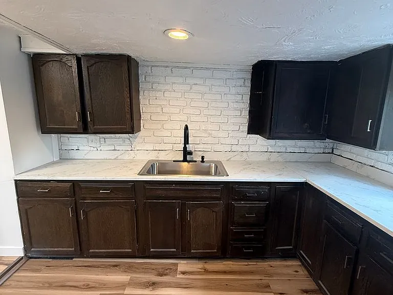 524 Short St — Photo 9