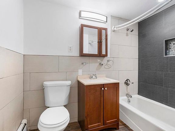 4th image of 65 Atlantic St #1