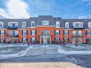 22701 Center Ridge Rd APT 306, Rocky River, OH 44116