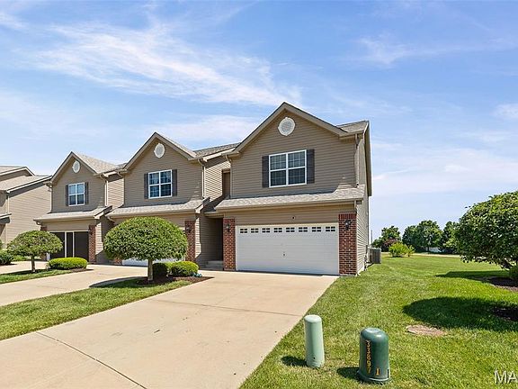 3rd image of 836 Harbor Woods Dr