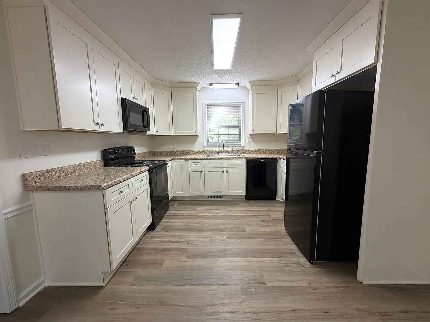3-Bedroom, 2.5-Bath House on Spacious Lot in west Athens, GA — Photo 3