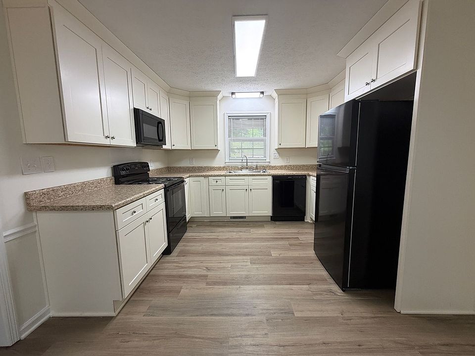 1st image of 107 Austin Ct