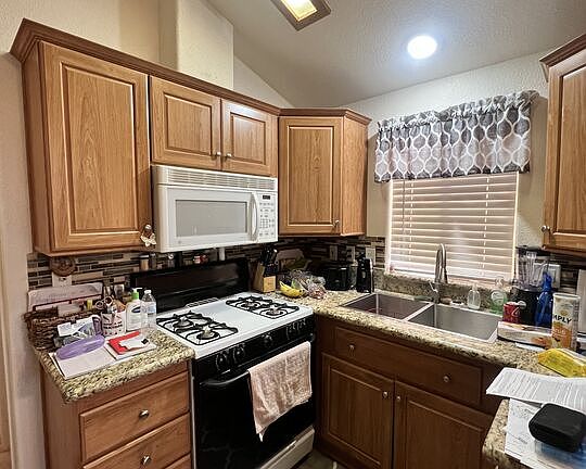 3rd image of 1589 Drew Rd #294