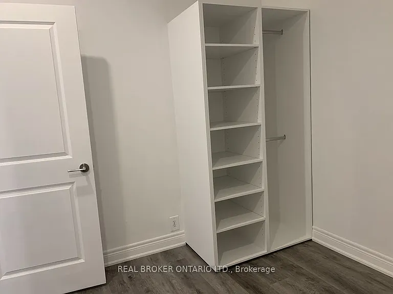 2199 Gerrard St E #4 — Photo 5