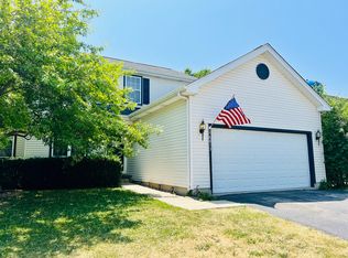 28813 Bakers Dr, Lakemoor, IL 60051
