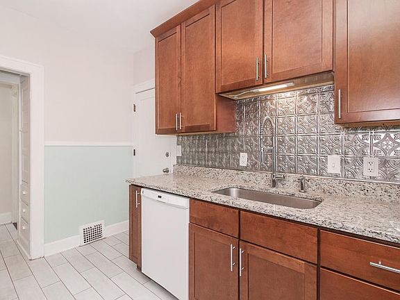 5th image of 2115 Morrison Ave