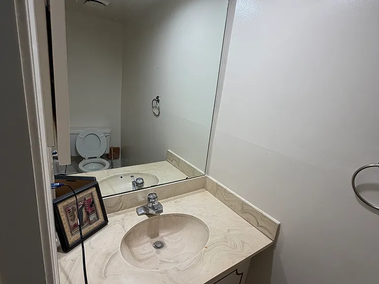 203C E Montcastle Dr — Photo 7