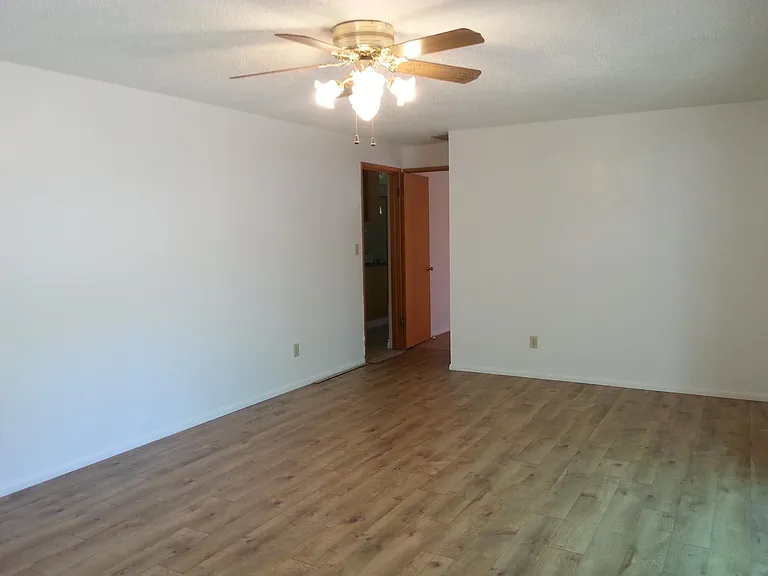 1331 NW Circle Blvd — Photo 7