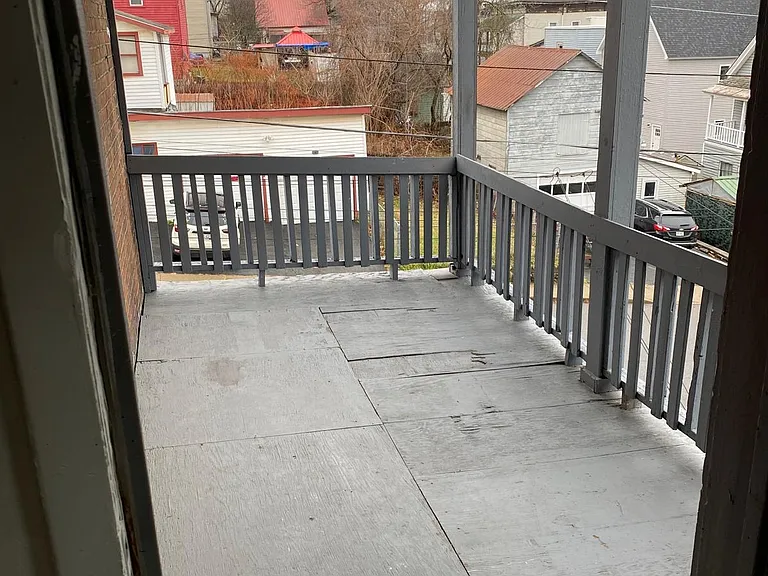 30 Glen Ave — Photo 6