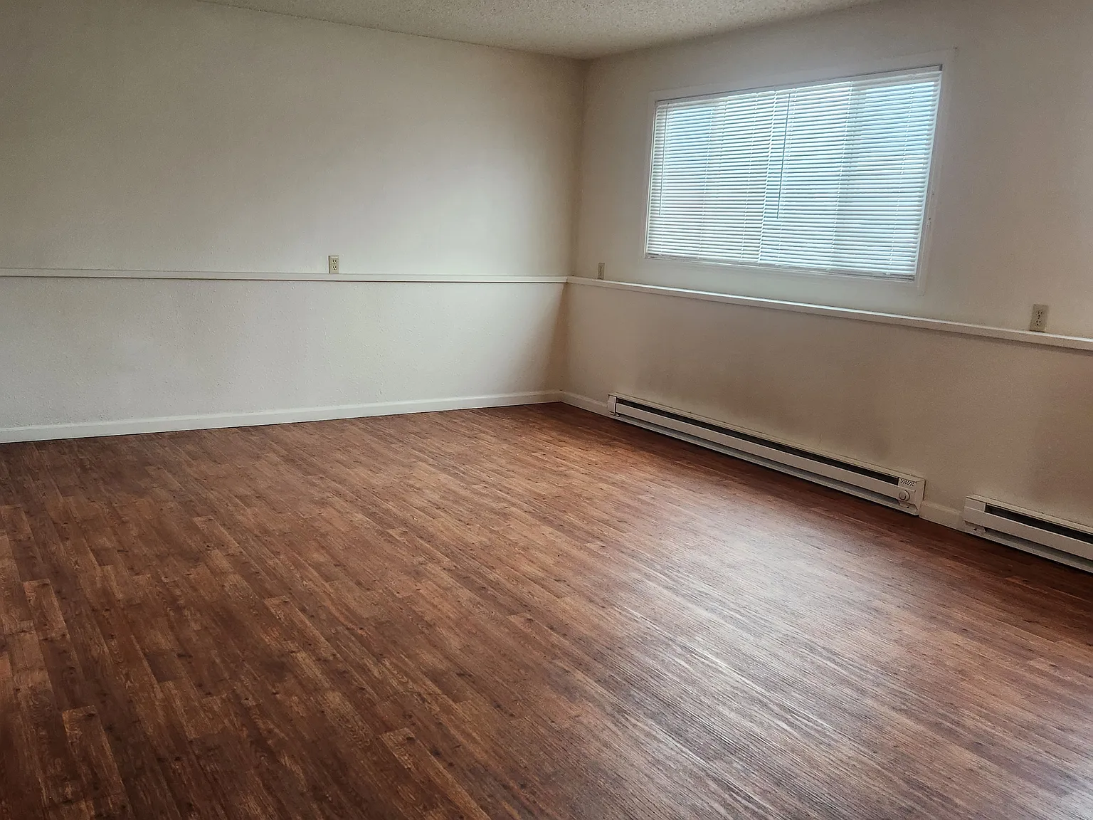 2 bed, $1,300 — Photo 2