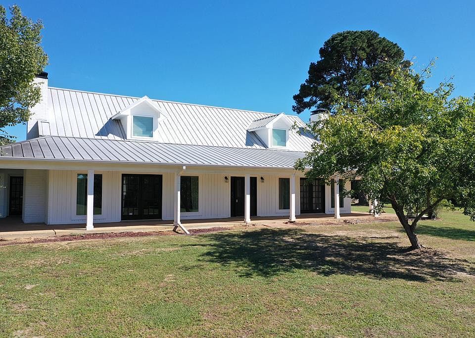 1st image of 820 County Road 379