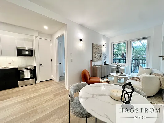 Rented by Hagstrom Management Inc | media 22