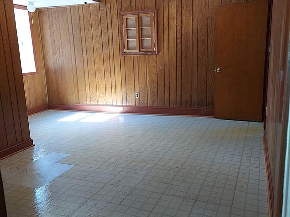 4th image of 11910 New Hampshire Ave
