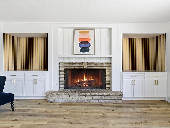 5th image of 2241 N Belmont Ave