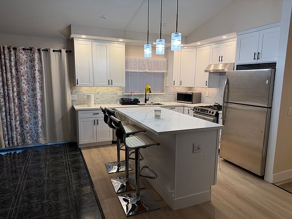 5th image of 600 Sears Dr