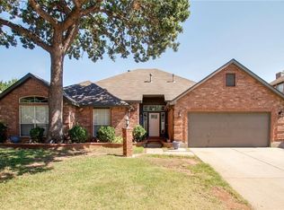2404 Branch Oaks Ln, Flower Mound, TX 75028