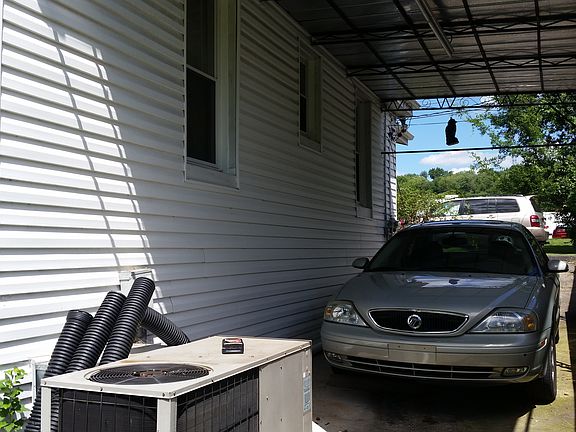 3rd image of 2848 Brock Ave