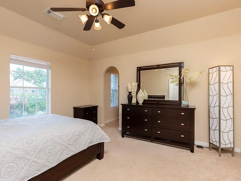 162 W Hullwood Ct — Photo 40