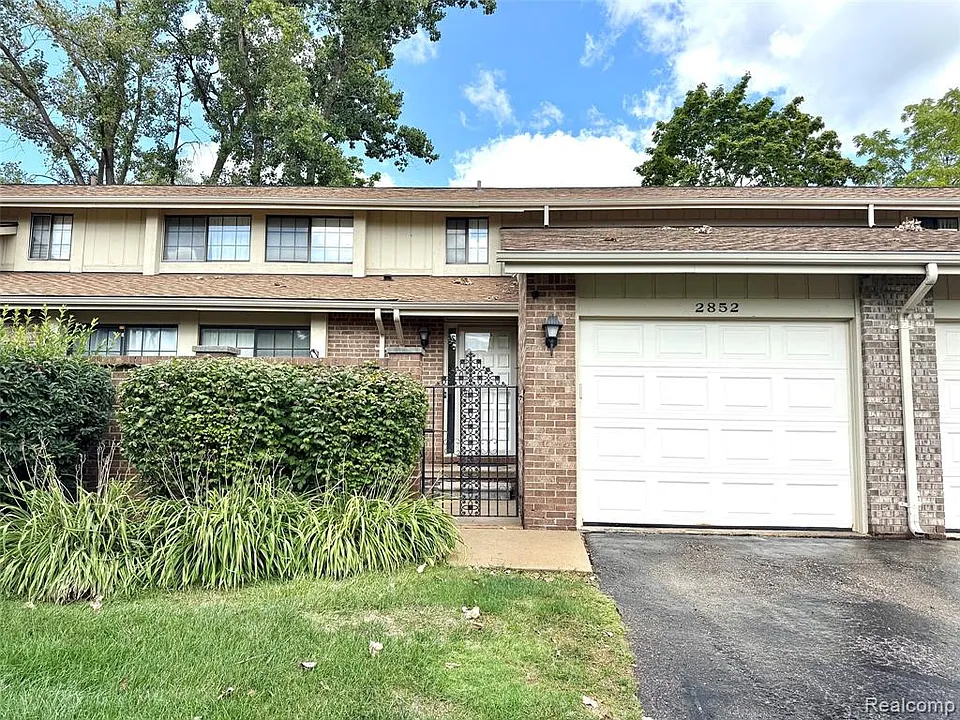 2852 Trailwood Dr