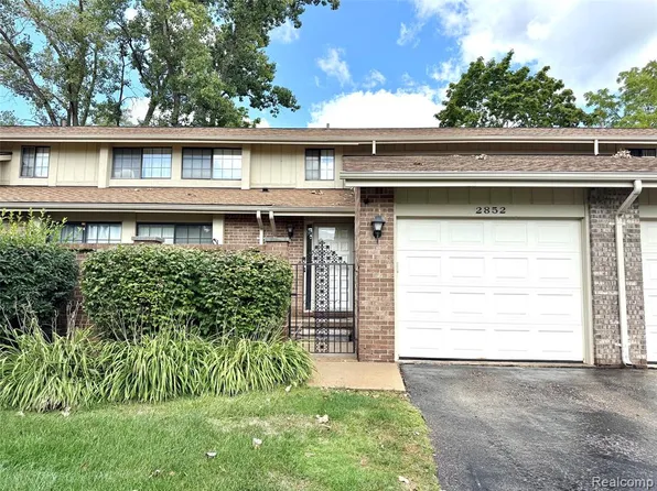 2852 Trailwood Dr, Rochester, MI 48309