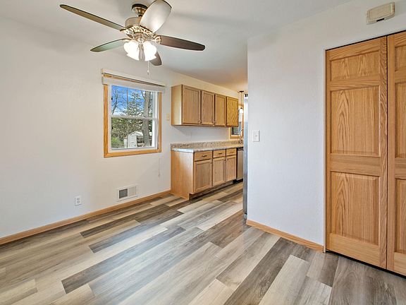 5th image of 1461 Selby Ave