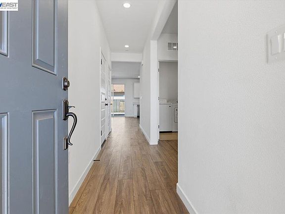 3rd image of 4400 Wax Myrtle Way