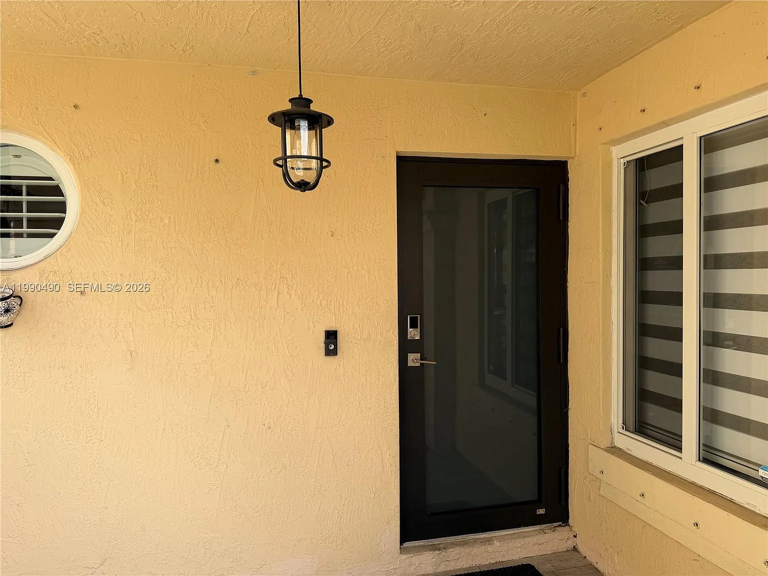 Continental Homes Townhou — Photo 2