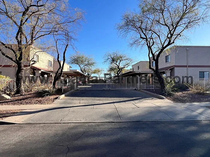 4242 E Monte Vista Dr #4