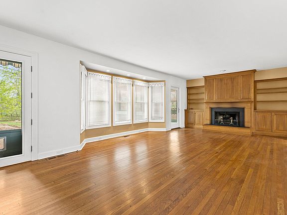 3rd image of 644 Montclair Dr