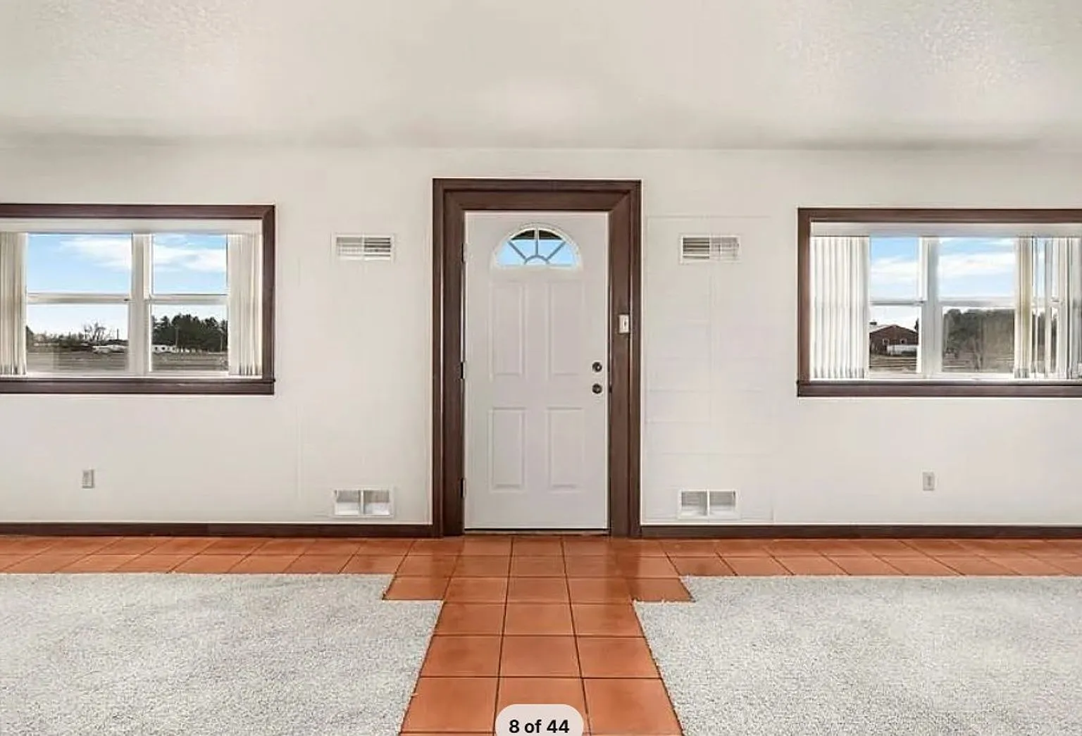 Beautiful 3 Bed 2 Bath Country Home With Large Greenhouse And 3 Car Shop Space — Photo 4