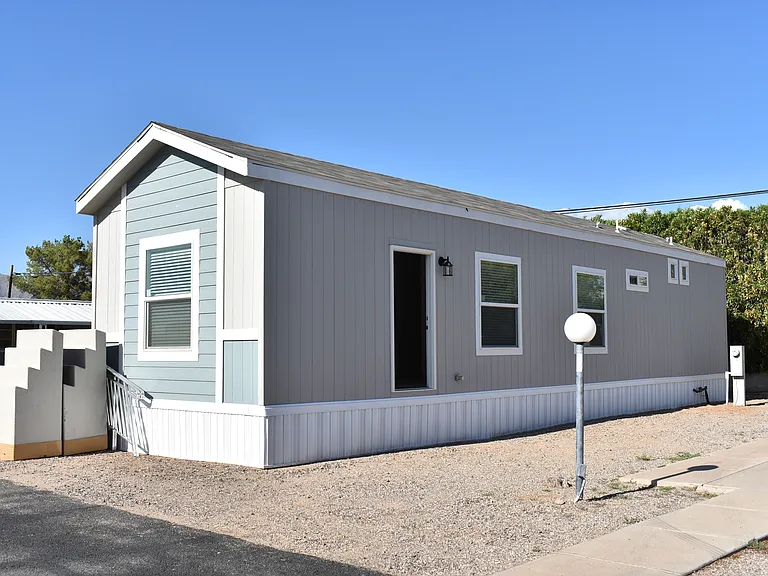 540 W Limberlost Dr — Photo 1