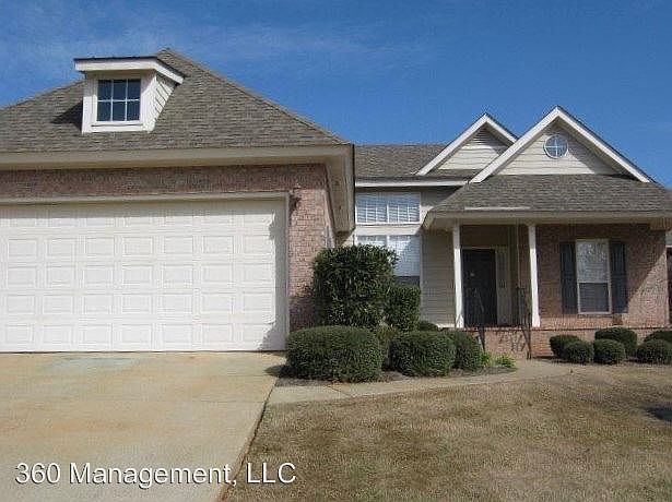 2nd image of 825 Berry Ln