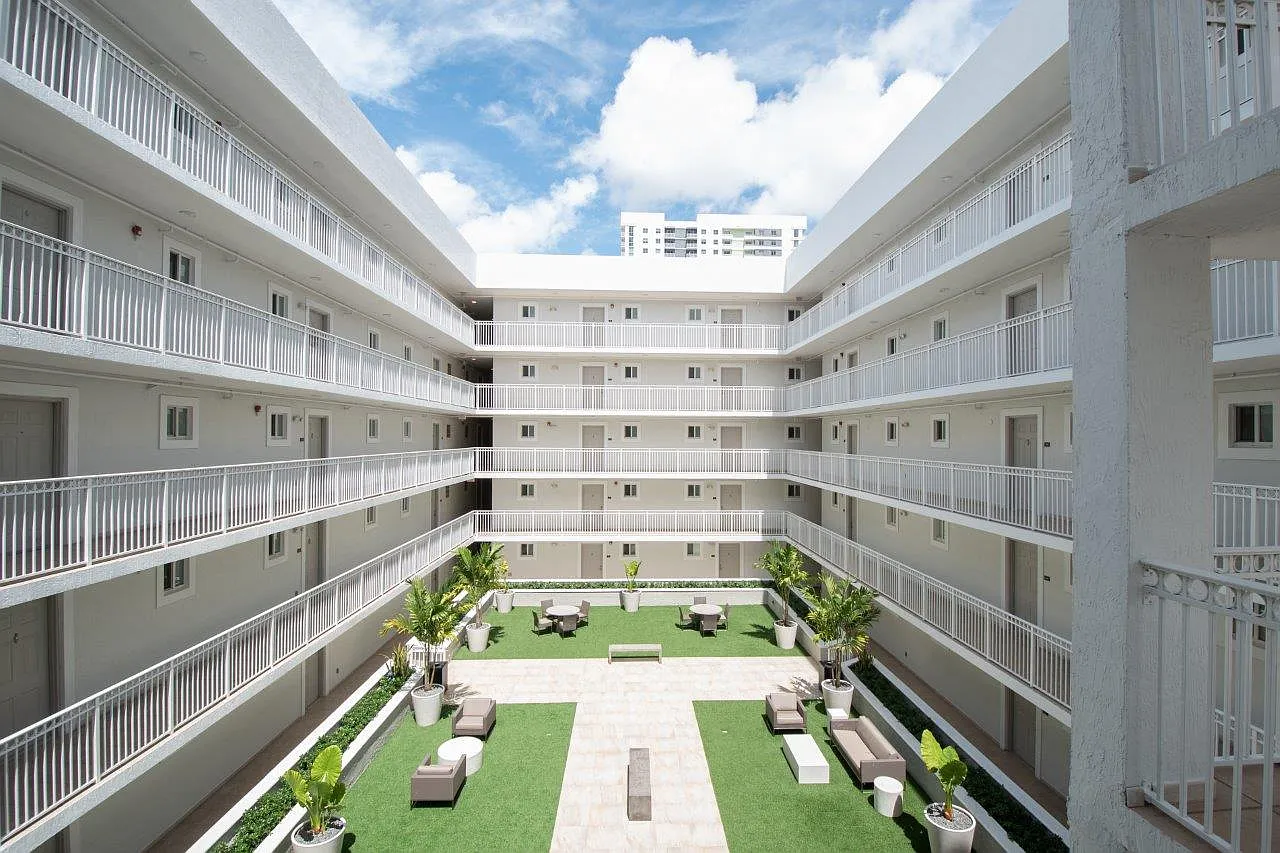 Legacy at Brickell — Photo 3
