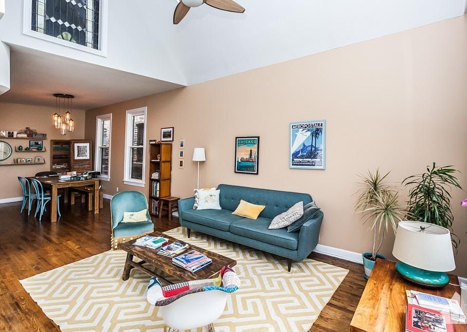 1st image of 828 W Buckingham Pl #1018