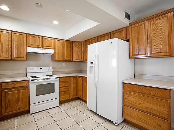 5th image of 1017 E 2nd Ave