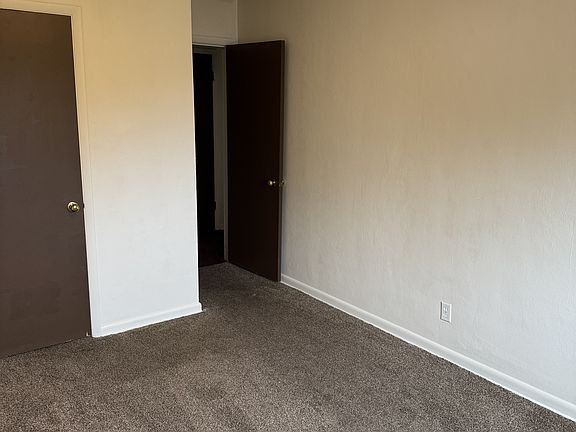 2nd image of 910 Cherry Dr #11027336