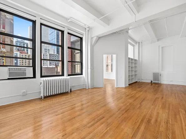 448 West 37th Street 6H image 2 of 7