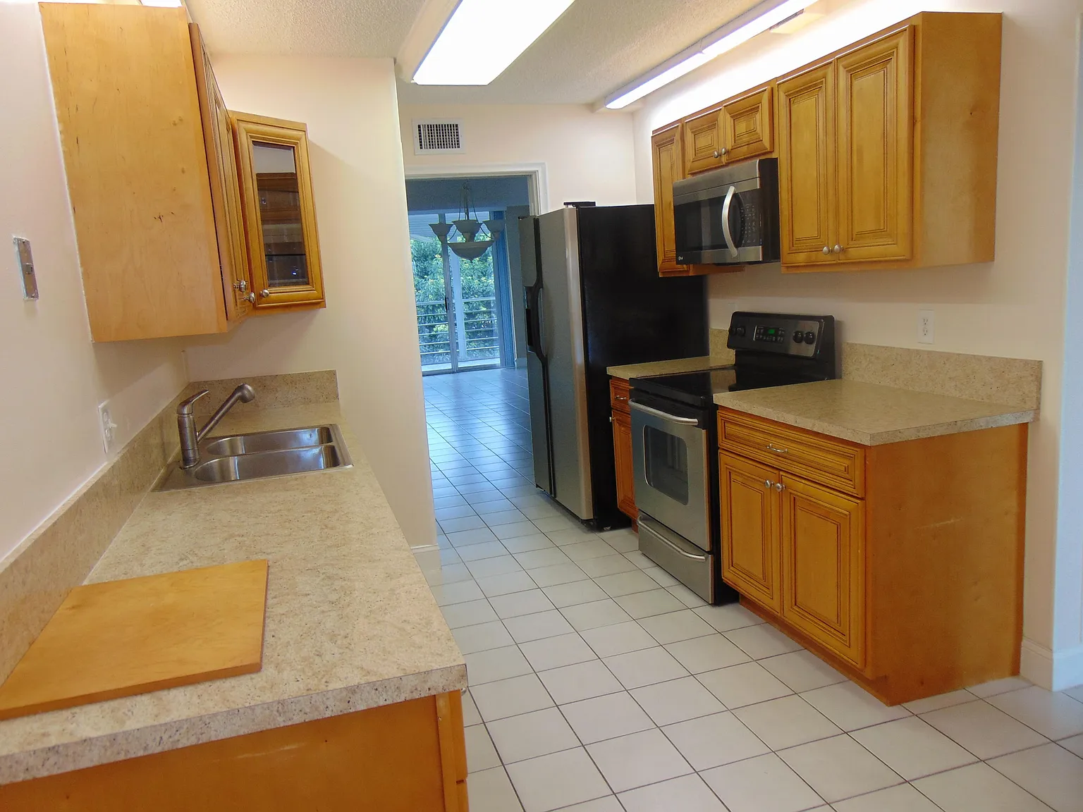2 bed, 2.0 bath, 1222 sqft, $1,800 — Photo 3