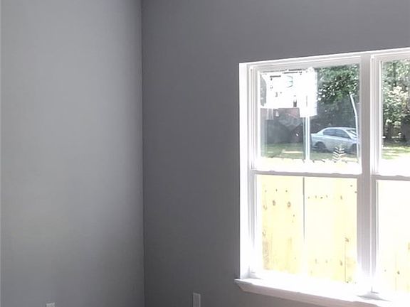 5th image of 124 N Gunter St