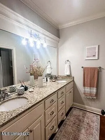 715 Chambord Dr — Photo 9